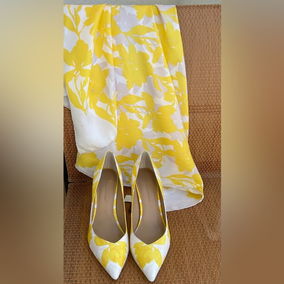 NEW Banana Republic 12 hour Madison yellow Pumps size 9M - Picture 10 of 12